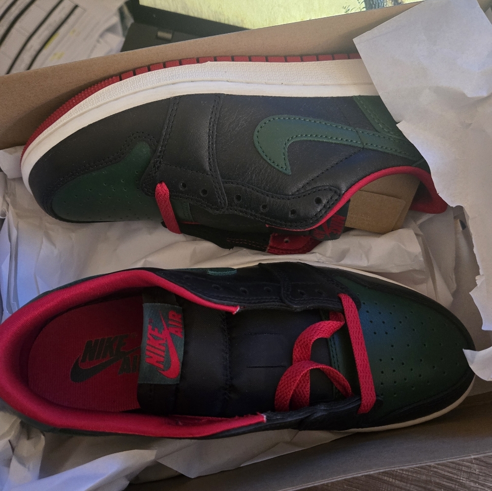 Nike Black and Red Shoe Box